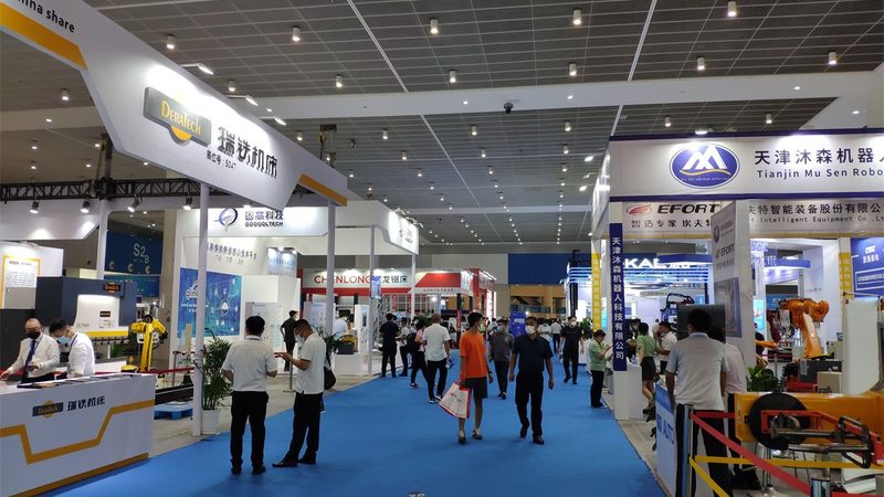 选择展会策划服务时，策划团队的专业能力是关键。可以从以下几个方面进行考察：